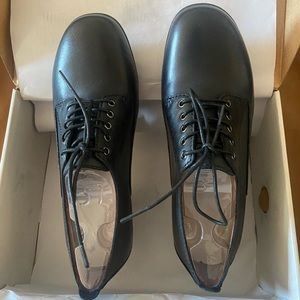 Dansko Pennie Oxfords - Black leather Size 6.5